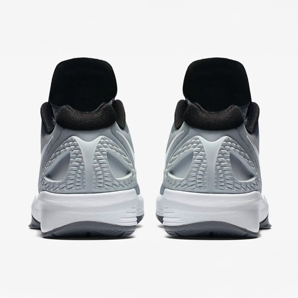 Nike Women's Volley Zoom Hyperspike - Picture 2 of 8